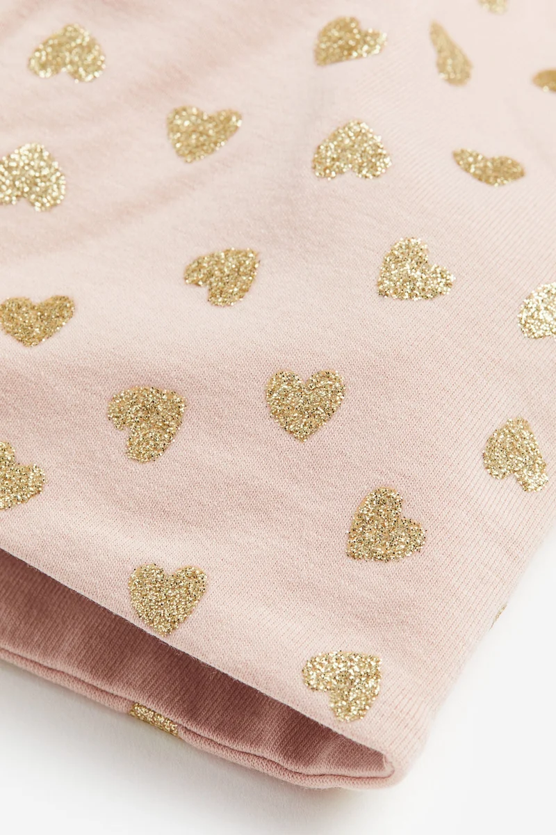 اتش اند ام قبعة بيني من الجيرسيه المزين بنقوش